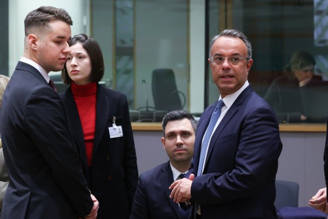 Unser Foto (© Eurokinissi) zeigt Finanzminister Christos Staikouras am Montag (5.12.) während des Treffens der Eurogruppe.