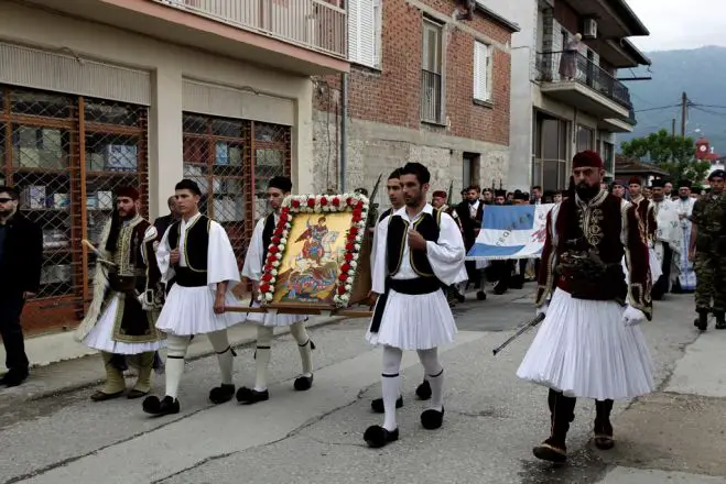 Die Stadt Karditsa will mit Riesenpudding ins Guinness-Buch