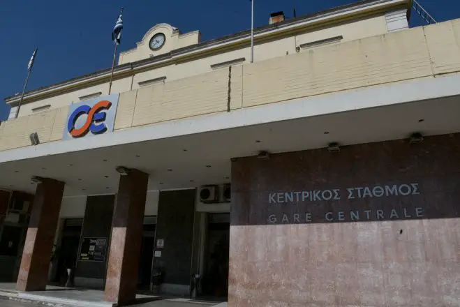 Unser Archivfoto (© Eurokinissi) zeigt das Gebäude des Athener Hauptbahnhofs „Larissis“.