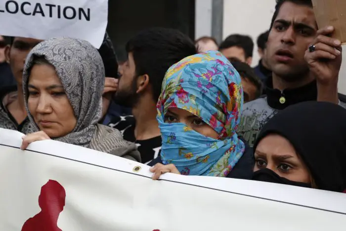 Afghanische Flüchtlinge demonstrieren in Athen und Piräus