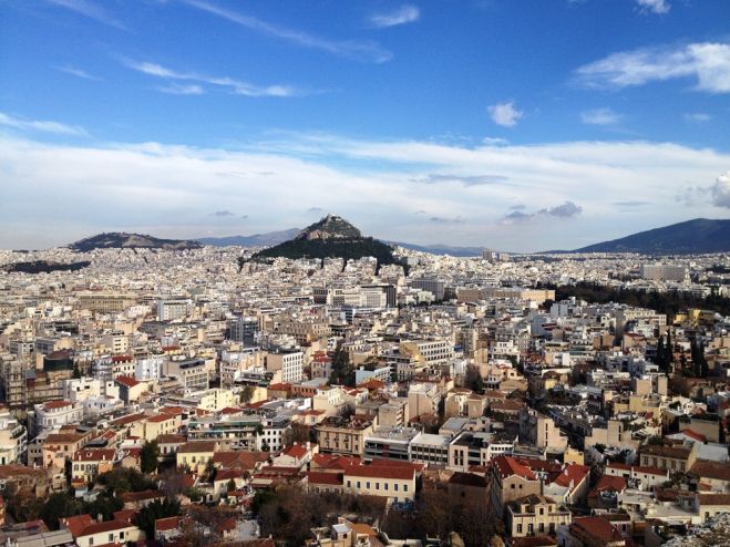 Das Foto © Melanie Schümer zeigt Athen von oben.