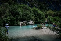Unser Foto (© Eurokinissi) entstand am Acheron-Fluss in Epirus, der bereits in der griechischen Mythologie eine wichtige Rolle spielte. 