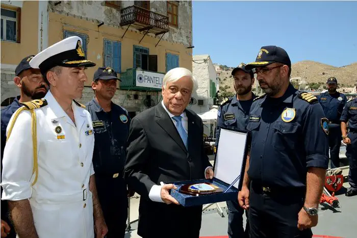 Unsere Archivfotos (© Eurokinissi) zeigen Staatspräsident Prokopis Pavlopoulos während seiner Rundreise auf dem Dodekanes. Begleitet wurde er von Verteidigungsminister Panos Kammenos.