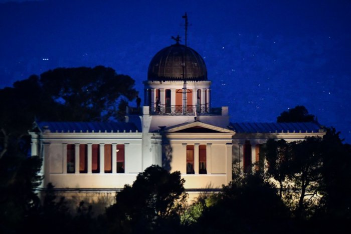Unsere Archivfotos (© Eurokinissi) zeigen die Athener Sternwarte.
