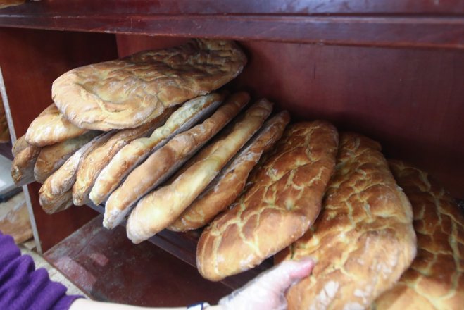 Auch das traditionelle Brot der Fastenzeit, Lagana, wurde teurer. (Fotos: ek/Archiv)