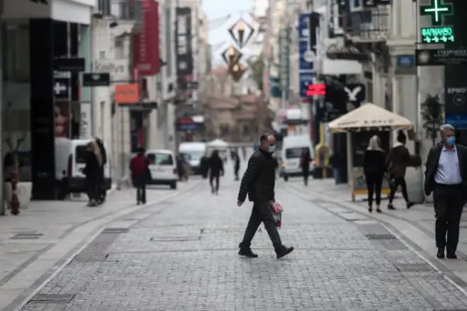 Unser Foto (© Eurokinissi) zeigt die zentrale Einkaufsmeile Ermou in Athen.