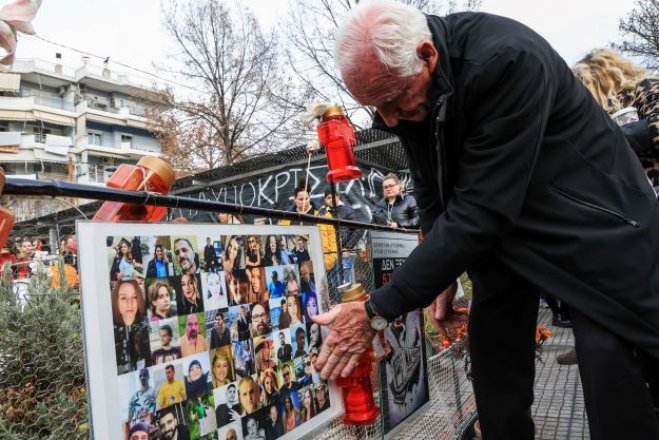 Unser Archivfoto (© Eurokinissi) zeigt eine Kundgebung in Larissa zum Zugunglück in Tempi im Jahr 2025