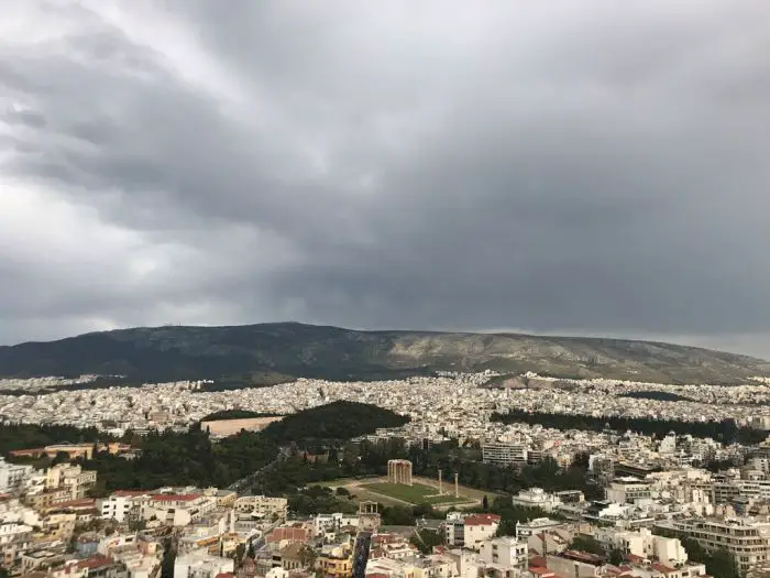 Das Foto (© GZ / Leonie Meyer) ist auf der Athener Akropolis aufgenommen worden.