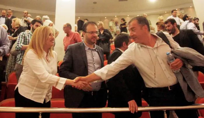 Die politische Mitte beim Versuch einer Annäherung