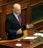 PASOK bringt Misstrauens-Votum im Parlament ein: - Weitere Verzögerung der Abstimmung über das Gesetz zur Sozial- und Rentenversicherung 