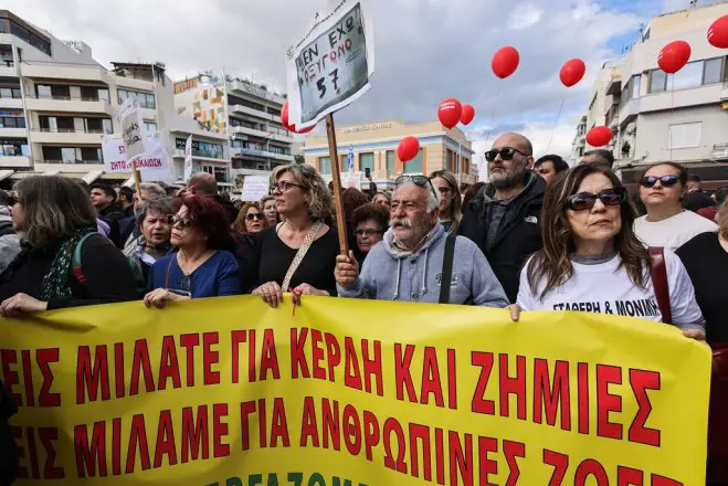 Unser Archivfoto (© Eurokinissi) entstand in Heraklion auf Kreta während einer Demonstration in Erinnerung an das Bahnunglück bei Tempi. 