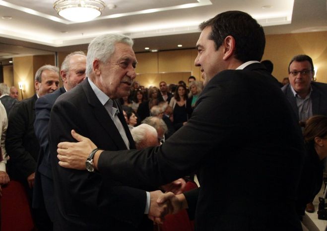 Unser Foto (© Eurokinissi) zeigt Ministerpräsident Alexis Tsipras (r.) gemeinsam mit seinem einstigen innerparteilichen Widersacher Fotis Kouvelis, den er jetzt in sein Kabinett berief. Beobachter bewerten diesen Schritt als eine Öffnung zum linksliberalen, sozialistischen Spektrum.