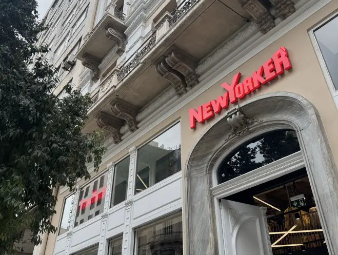 Das Bild zeigt den kürzlich eröffneten NEW YORKER in Athen. (© GZ/gls)