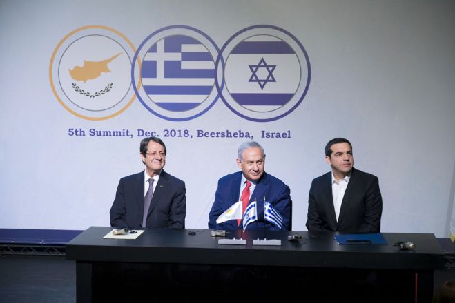 Unsere Fotos (© Eurokinissi) entstanden während eines Treffens von Vertretern Griechenlands, Zyperns und Israels im Dezember 2018.