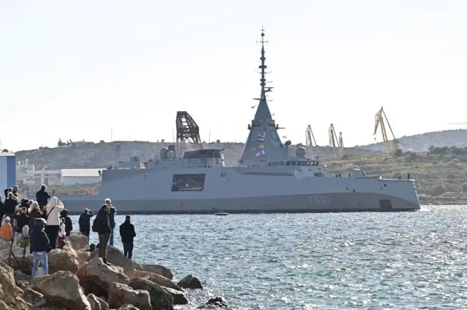 Unser Archivfoto (© Eurokinissi) zeigt die Fregatte „Kimon“ im Januar im Marinestützpunkt von Salamina bei Athen.