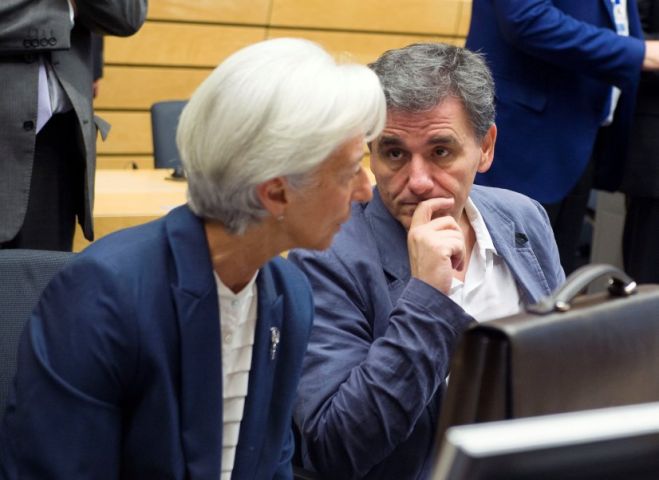 Unser Foto (© Eurokinissi) zeigt die IWF-Chefin Christine Lagarde im Gespräch mit dem griechischen Finanzminister Evklidis Tsakalotos.