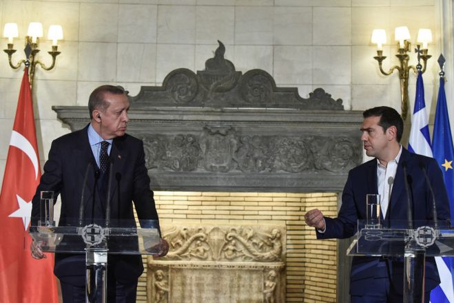Unser Archivfoto entstand im Dezember 2017 während eines offiziellen Besuches des türkischen Präsidenten Recep Tayyip Erdogan (l.) in Athen.