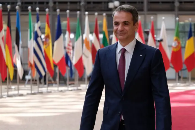 Unser Foto (© Eurokinissi) zeigt Ministerpräsident Kyriakos Mitsotakis am Sonntag in Brüssel.