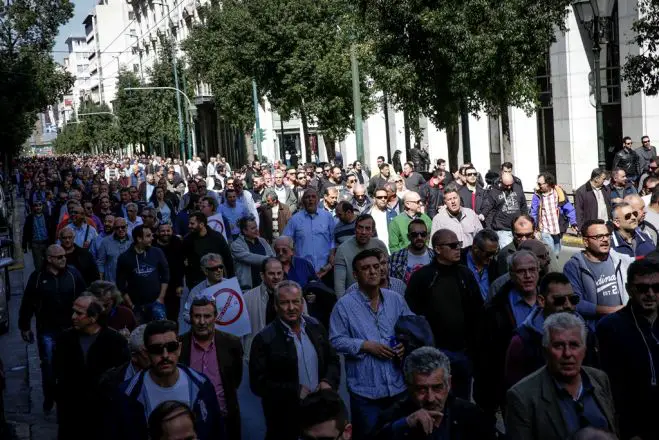 Taxi-Streik in Athen: Handgreiflichkeiten unter Kollegen <sup class="gz-article-featured" title="Tagesthema">TT</sup>