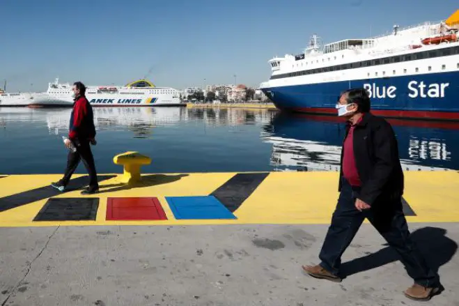 Unser Foto (© Eurokinissi) entstand am Dienstag (23.2.) im Hafen von Piräus.