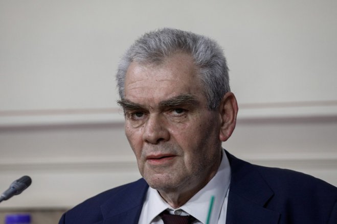 Unser Foto (© Eurokinissi) zeigt den ehemaligen Justizminister einer Interimsregierung (2015) und ehemaligen stellvertretenden Justizminister der SYRIZA-Regierung, Dimitris Papangelopoulos. 