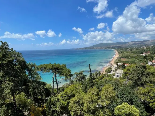 Strahlender Sonnenschein über Koroni (© Griechenland Zeitung / Jana Petersmeier).