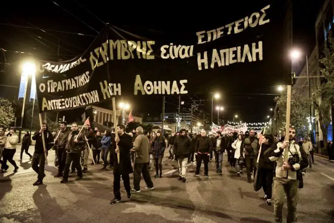 Unsere Fotos (© Eurokinissi) entstanden am Mittwochabend (6.12.2017) in der Athener Innenstadt.