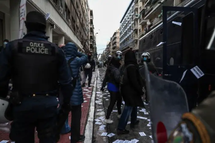 User Foto (© Eurokinissi) entstand am Donnerstag (18.2.) vor dem Gesundheitsministerium in Athen.