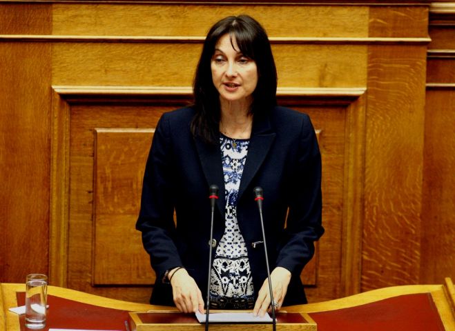 Tourismusministerin: Macht Urlaub in Griechenland!