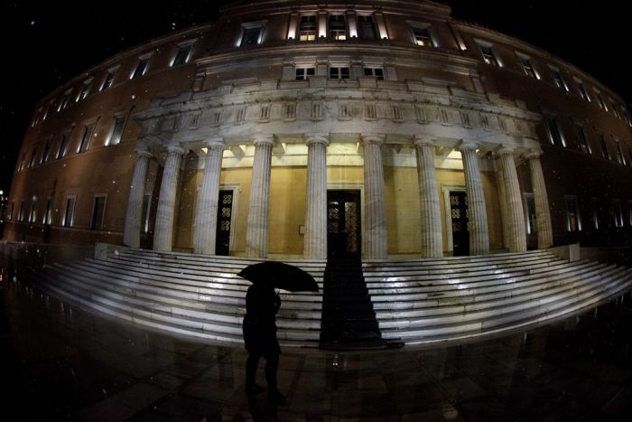 Nach bissiger Kontroverse: Griechenlands Regierung erhielt das Vertrauen