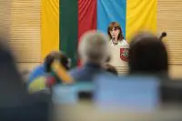 Unser Archivfoto (© Eurokinissi) entstand im Juni während eines offiziellen Besuchs von Staatspräsidentin Katerina Sakellaropoulou in Litauen.