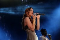 Unser Archivfoto (© Eurokinissi) zeigt die Sängerin Rena Morfi beim Technopolis Konzert in Athen. 