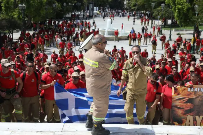Unser Foto (© Eurokinissi) entstand am Montag (31.8.) vor dem Parlament in Athen.