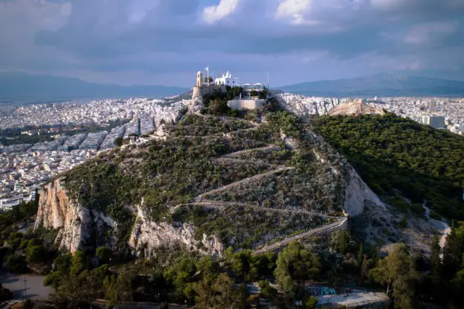 Das Areal des Lykabettus-Hügels (© Eurokinissi) wird neu gestaltet. 