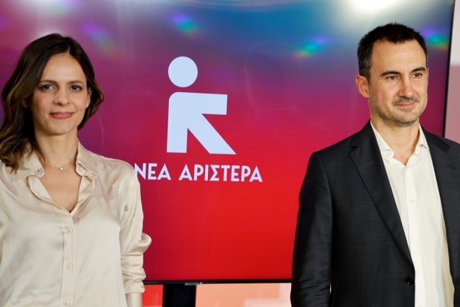 Unser Foto (© Eurokinissi) zeigt den Fraktionsvorsitzenden der „Neuen Linke“ Alexis Charitsis und die ehemalige Arbeitsministerin Efi Achtsioglou. 