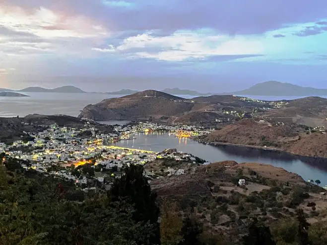 Foto (© GZkb) :Blick von Chora auf Skala.