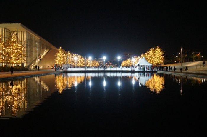 Weihnachtsbilder: Schlittschuhlaufen in Athen