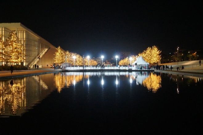 Weihnachtsbilder: Schlittschuhlaufen in Athen