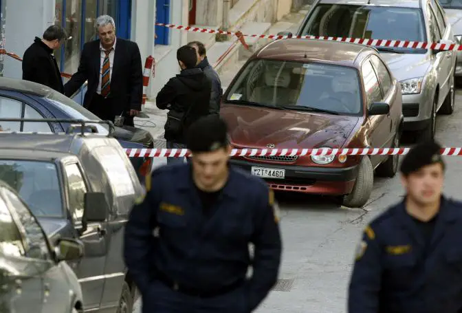 Griechenland: Zwei Polizisten durch einen unbekannten Täter verletzt