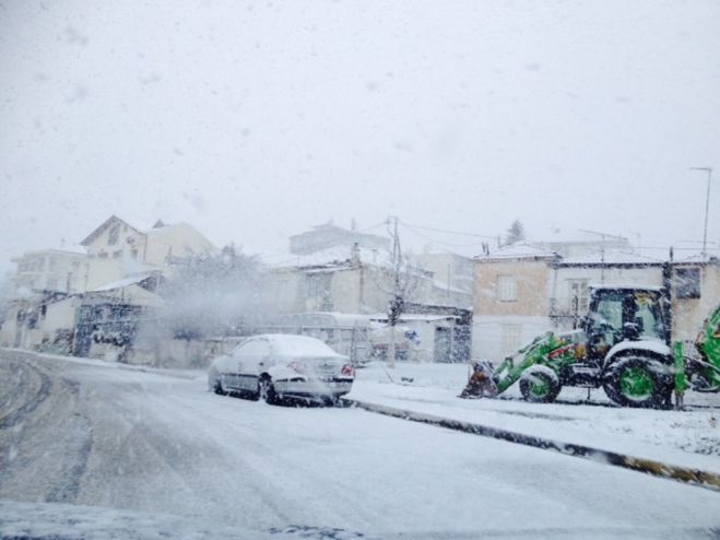 Kälte in ganz Griechenland: Schnee in Athen – Kreta eingeschneit