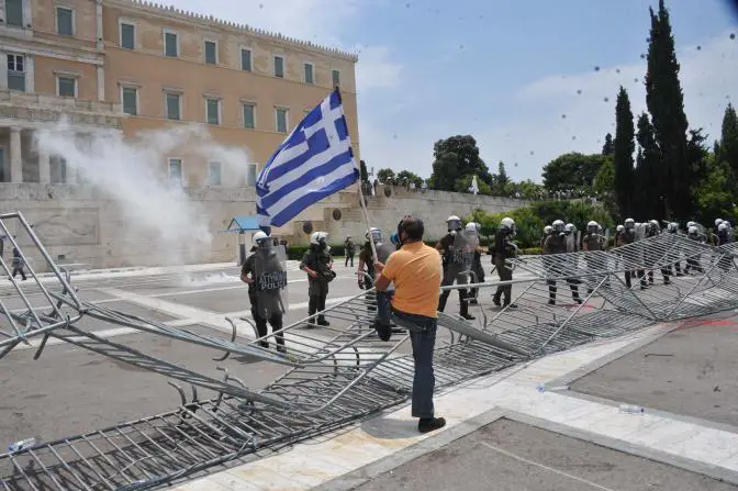 Griechenland: Parlament verabschiedet Sparpaket