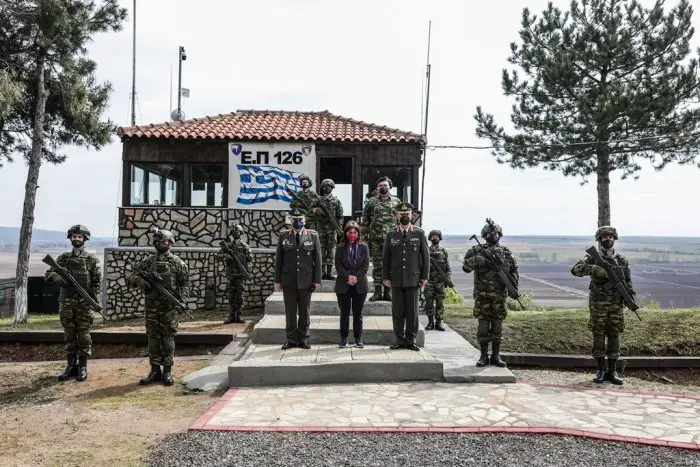 Unser Archivfoto (© Eurokinissi) entstand im April dieses Jahres anlässlich eines Besuches der Staatspräsidentin Katerina Sakellaropoulou in der Region am Evros. 