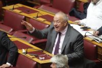 Ausschluss aus der Fraktion der Sozialisten wegen „Defätismus“ 