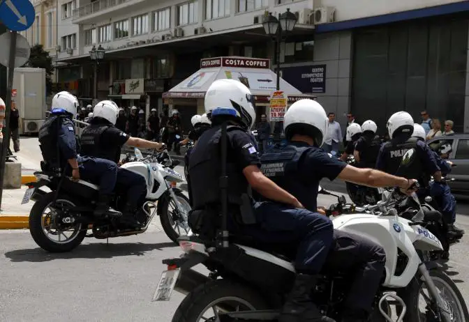 Verfolgungsjagd der Polizei mit Schusswechsel in Athen