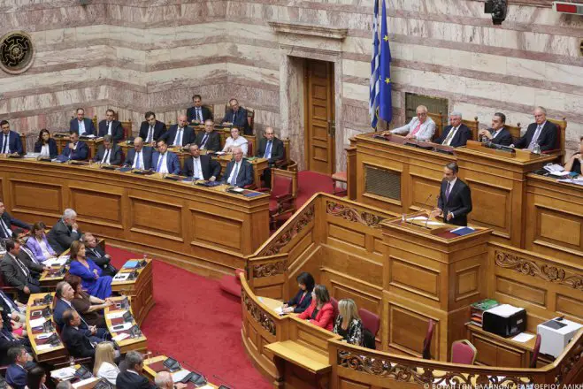 Unsere Fotos (© Pressebüro des griechischen Parlaments) entstanden am Montag (22.7.) im Parlament in Athen.