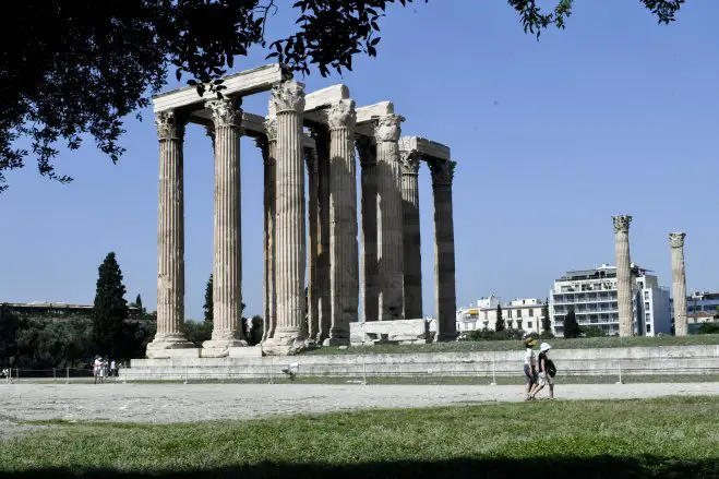 Unser Archivfoto (© Eurokinissi) zeigt den Tempel des Olympischen Zeus in Athen, der einer der größten in der gesamten griechischen Welt der Antike war. 