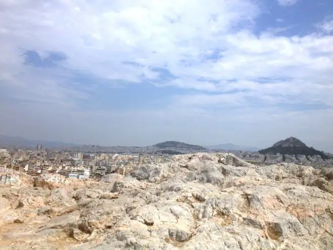 Ein Mix aus Sonne, Wolken und Schauern zieht über Hellas