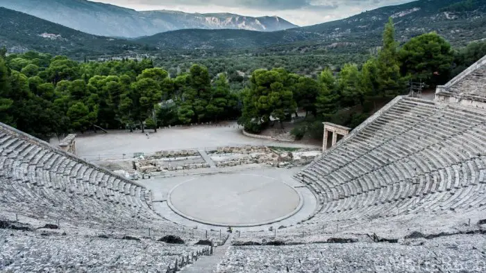 Foto (© Griechenland Zeitung / mb): Das antike Epidaurus-Theater