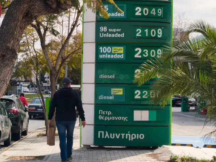 Unser Beispielfoto (© Eurokinissi) zeigt eine Tankstelle in Griechenland.