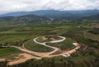 Das Foto (© yppo) zeigt Ausgrabungsarbeiten auf dem Kasta-Hügel. 